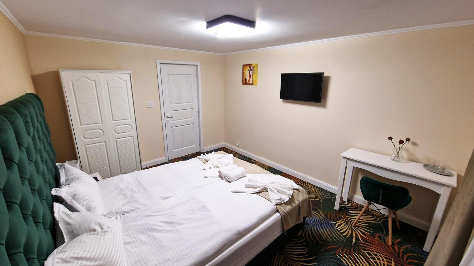 Pensiunea Pink House Runcu Hotell Runcu  Exteriör bild