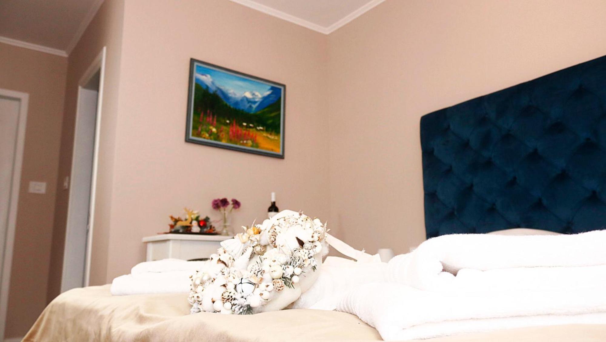 Pensiunea Pink House Runcu Hotell Runcu  Exteriör bild